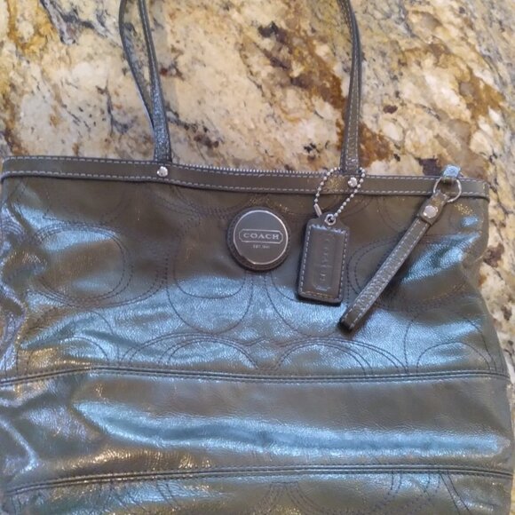 Coach Handbag - good condition - Picture 4 of 6